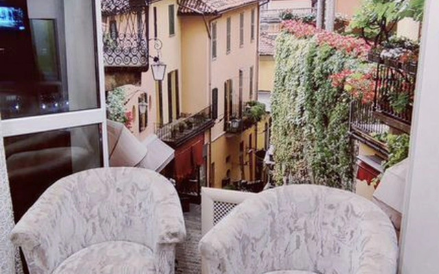 Квартира на 60 лет Октября 12Ак3