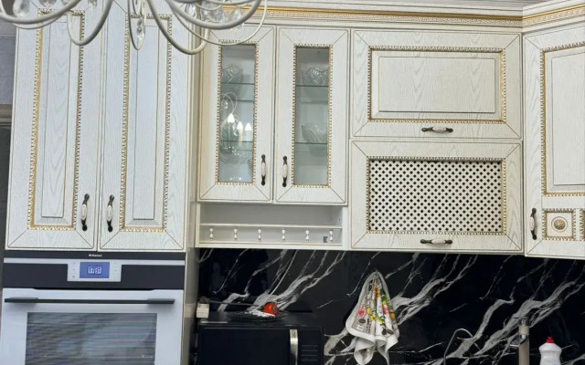 Shikarnye Bolshye I Prostornye V Novom Tsentre Uralska Apartments