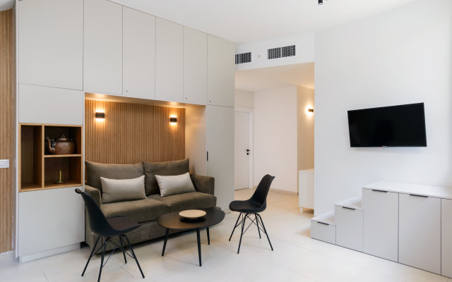 Apartamenty Elegant Duplex With Patio By Feelhome