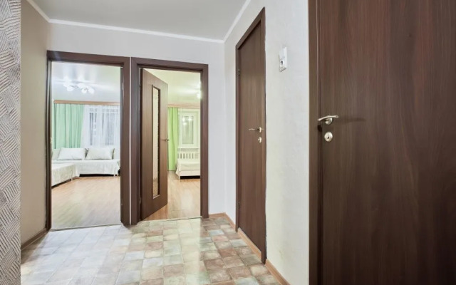 Na Pervomayskoy Ulitse 44 Flat