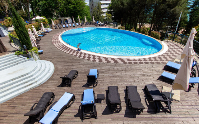 Ansi Akter Gelaksi Apartments