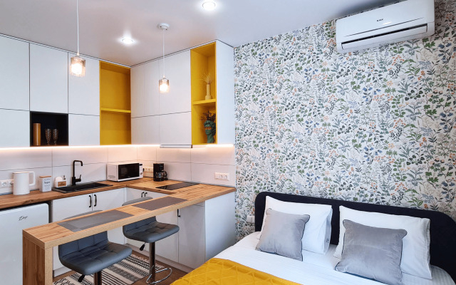 Yellow Studio Park Galitskogo Apartments