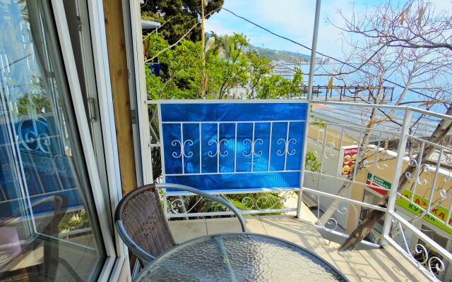 Dvorik U Prichala Guest House