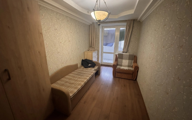 TrekhkomnatnayaV Podolske Flat