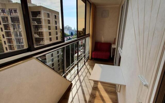 V Samom Tsentre Sochi  Flat