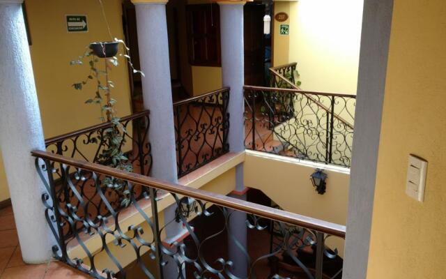 Отель Balam Rotamundos