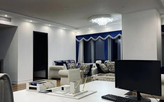 Trekhkomnatnye Mfk Oko Apartments