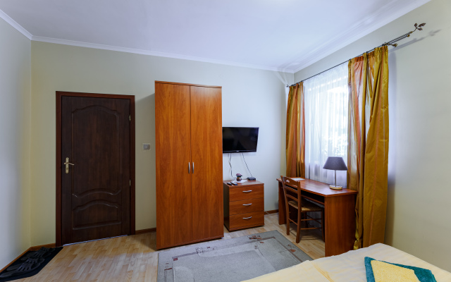 Na Kashtanovoy Guest house