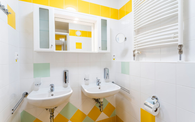 Complex Curie Hotel
