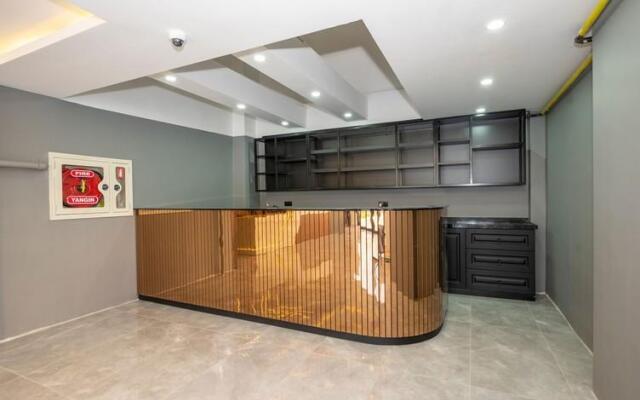 Luxury Airport Hotel by Zazzoni