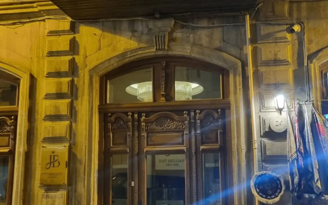 Apartments History 1870
