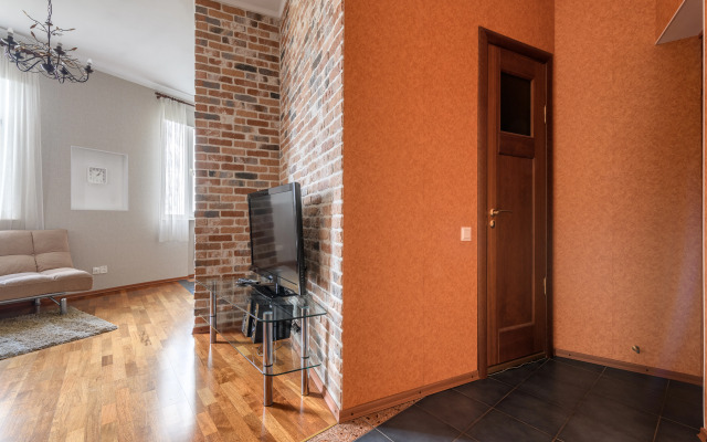 Yevro 2 U M. Kirovskiy Zavod Flat