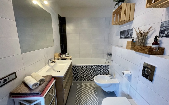 Квартира Трехкомнатная Cемейная в Amalienau