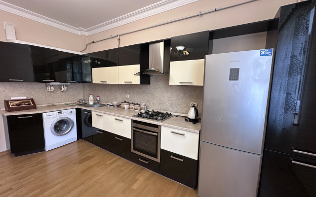 Na Ulitse Zheleznovodskaya 5 Flat