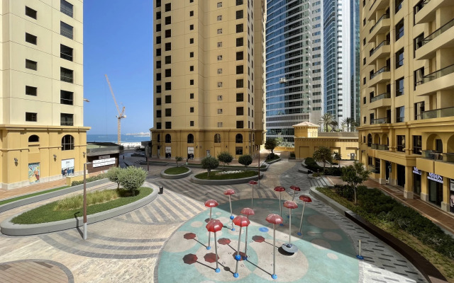 Апартаменты Cozy 1BR with great view