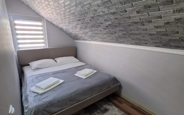 Апартаменты Двухуровневые апартаменты около музея ангелов