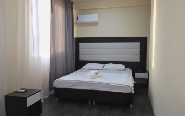 Golden City Hotel