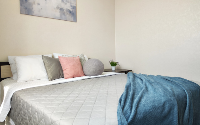 Panda Home s vidom na most vlyublennykh Apartments