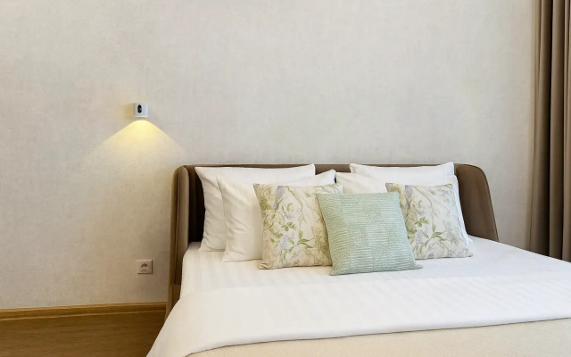 Na Glavnoy Naberezhnoy Goroda Flat