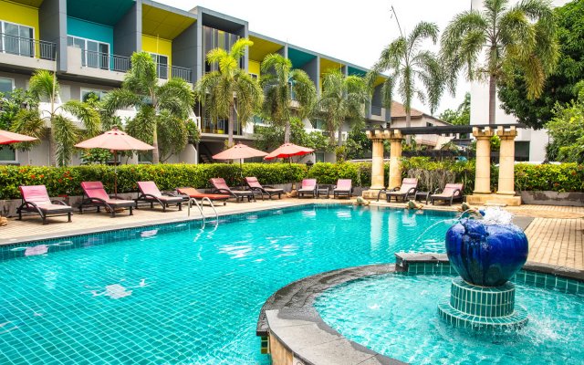 Lantana Pattaya Hotel & Resort