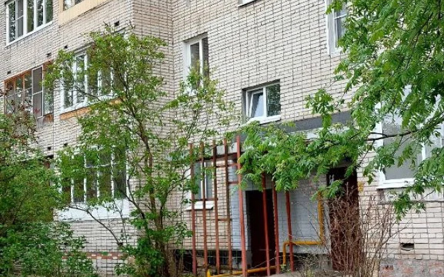 Family near the railway station Kolomna Flat