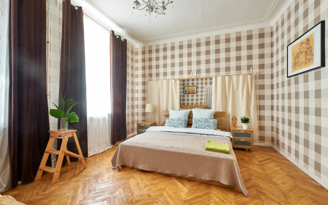 Prostornaya kvartira v tsentre u Tavricheskogo sada Flat
