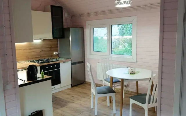 Uyutny Dom S Mangalnoy Zonoy Private house