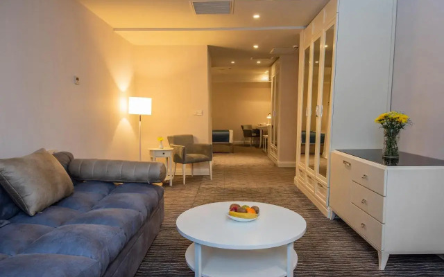 City Avenue Hotel