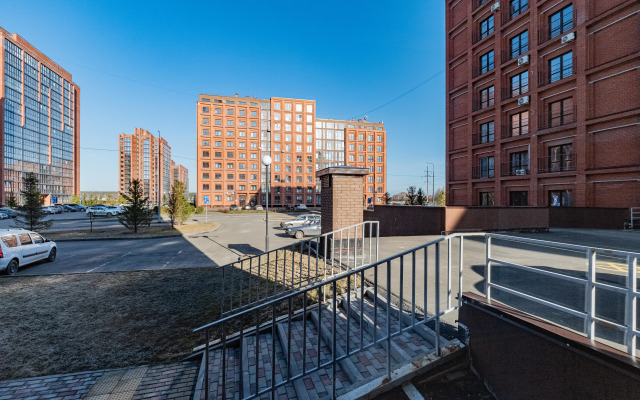 Апартаменты Стильная Евротрешка с Ретро-Проигрывателем