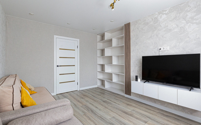 Dvukhkomnatnaya V Tsentre S Novym Remontom Flat
