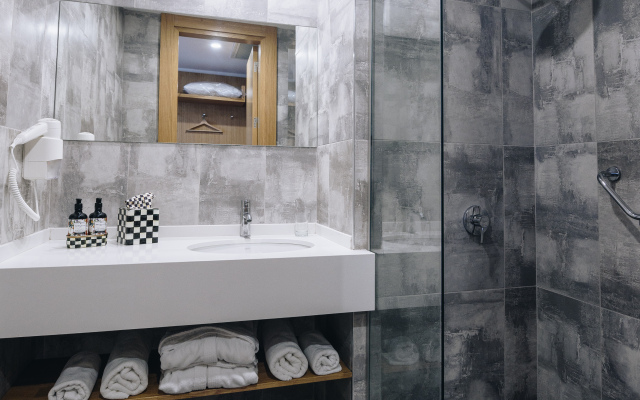 Ingate Suite Hotel