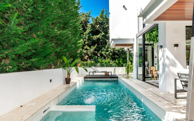 Villa All About Sorolla