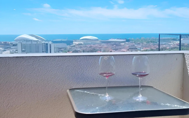 Квартира Двухкомнатная с Потрясающим Видом на Море