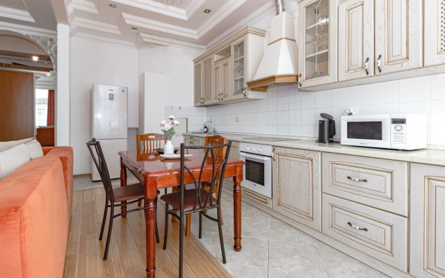 V Zolotom Kvadrate Apartments