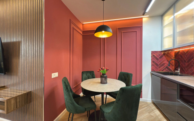 Cozy Haven, Balcony, Unbeatable Location Apartments