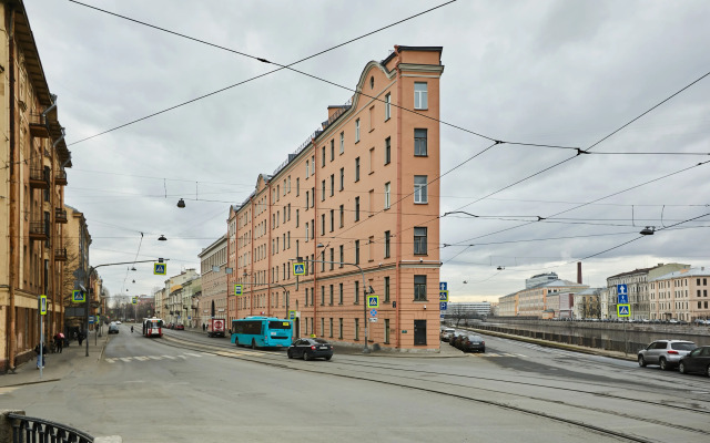 Svetlaya i Uyutnaya Kvartira v Samom Tsentre Flat