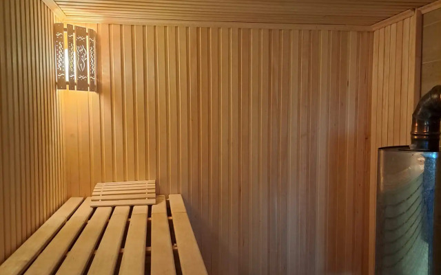 Частный дом с баней