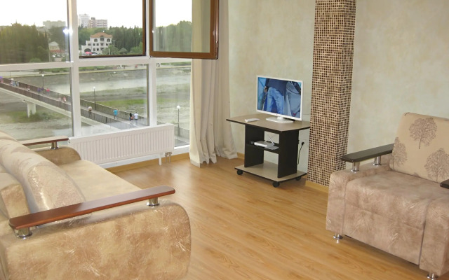 Rosa Marie + Apartment