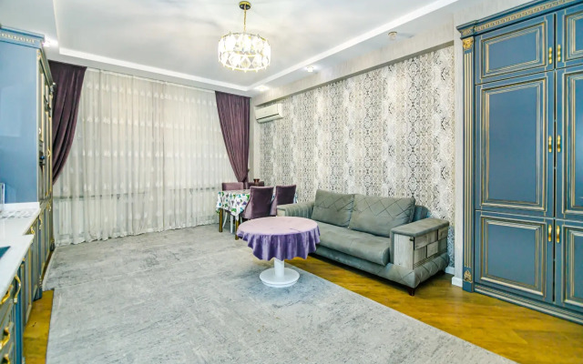 Luxury on Baku in Nizami street Flat