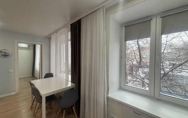 Uyutnaya na naberezhnoy Fedorovskogo do 4kh gostey Flat