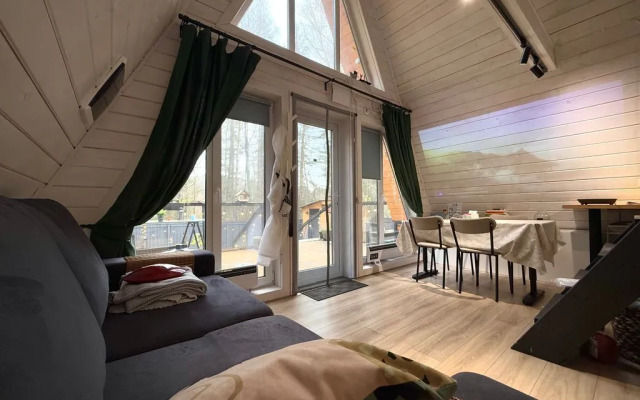 Частный дом с баней в лесу на берегу Истринского водохранилища