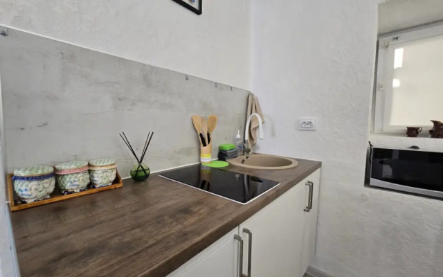 Квартира с собственным двориком в парке Цветник