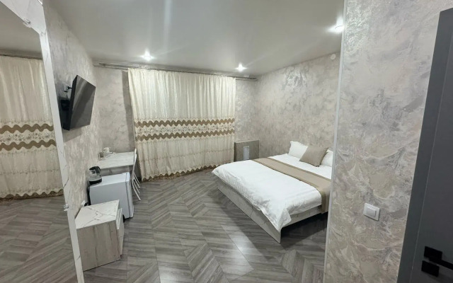 Ararat Hotel