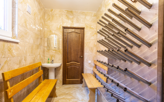 Lavina Guest House