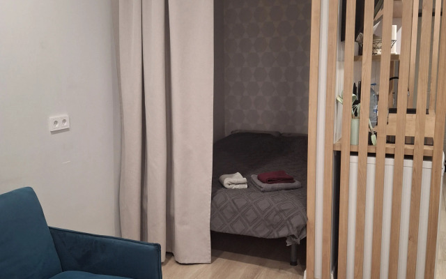 S Konditsionerom Ryadom S Metro Flat