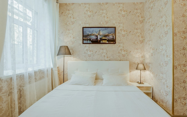 Квартира у Казанского Собора с Камином