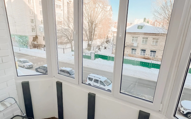 Апартаменты Зеркальный индастриал-лофт в центре Казани у набережной Кабана