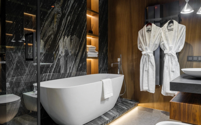 Style and Minimalism on the 75th Floor