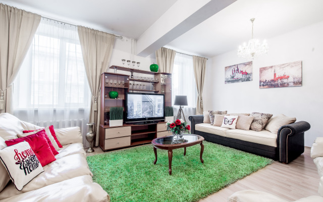 3-komnt. v samom tsentre Minska dlya 10 gostey Apartment