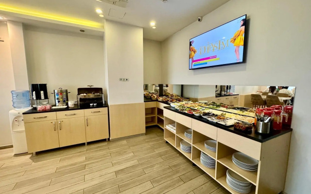 Aram Edessa Hotel
